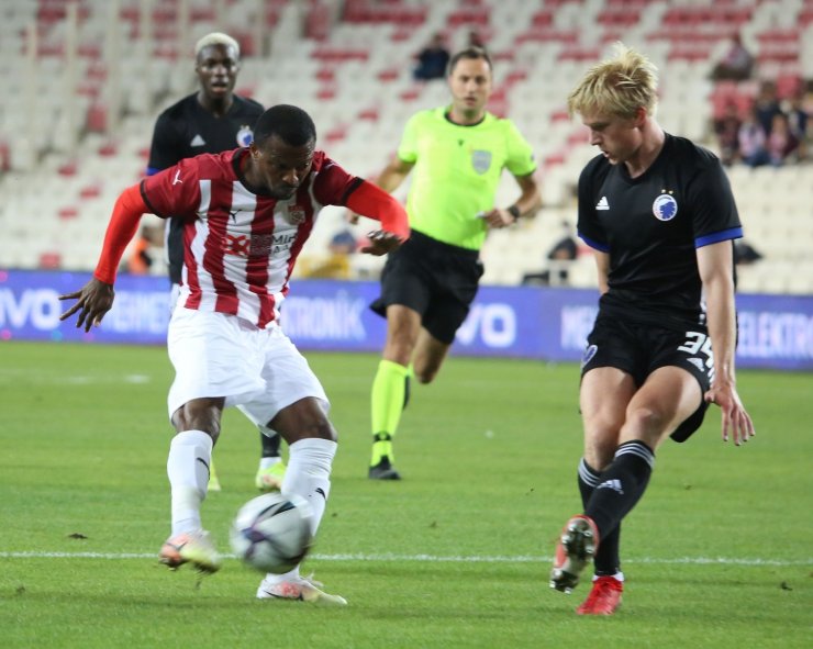 UEFA Avrupa Konferans Ligi: Sivasspor: 0 - Kopenhag: 0 (İlk yarı)