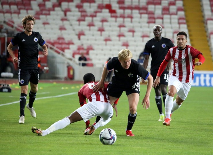 UEFA Avrupa Konferans Ligi: Sivasspor: 0 - Kopenhag: 0 (İlk yarı)