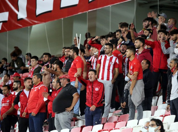 UEFA Avrupa Konferans Ligi: Sivasspor: 0 - Kopenhag: 0 (İlk yarı)