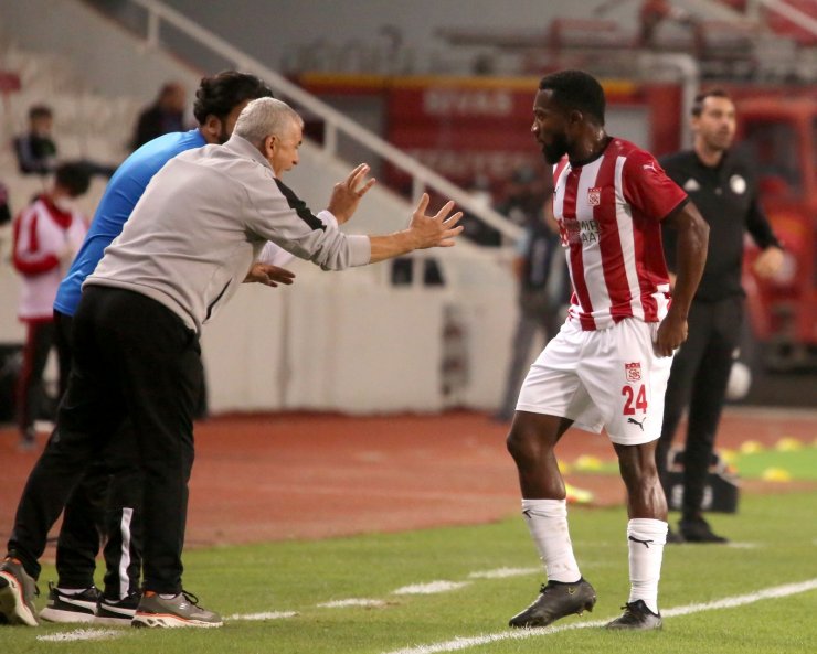 UEFA Avrupa Konferans Ligi: Sivasspor: 0 - Kopenhag: 0 (İlk yarı)