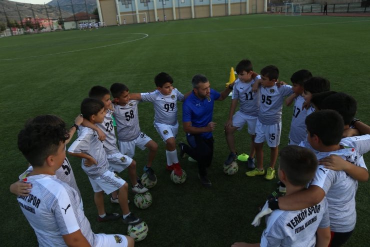 Yerköyspor teknik ekibini güçlendiriyor