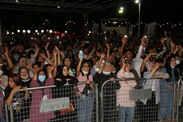 Tuğçe Kandemir’in konserinde 15 bin fidan toplandı