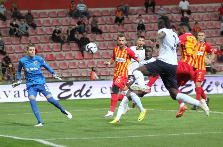 Süper Lig: Y. Kayserispor: 1 - Adana Demirspor: 0 (İlk yarı)