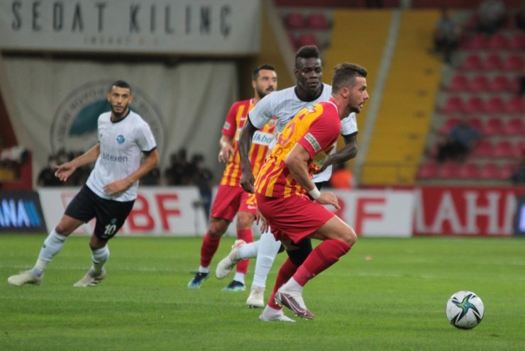 Süper Lig: Y. Kayserispor: 1 - Adana Demirspor: 0 (İlk yarı)