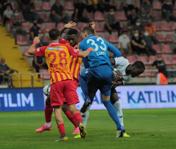 Süper Lig: Y. Kayserispor: 1 - Adana Demirspor: 0 (İlk yarı)