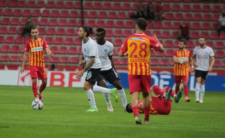 Süper Lig: Y. Kayserispor: 1 - Adana Demirspor: 0 (İlk yarı)