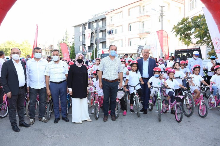 Meram’ın mahallelerinde bisiklet yarışları devam ediyor