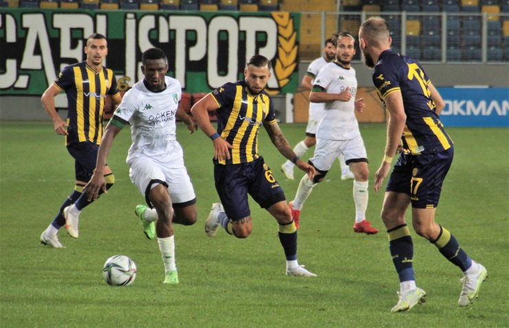 TFF 1. Lig: Ankaragücü: 0 - Kocaelispor: 0