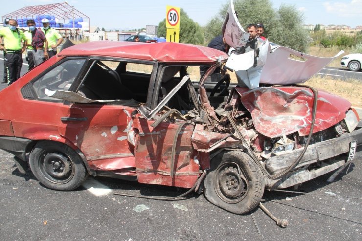 Konya’da otomobiller çarpıştı: 2 yaralı