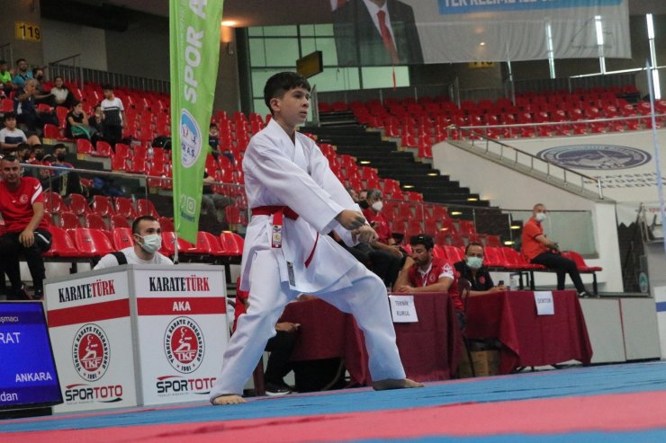 Karate şöleni başladı