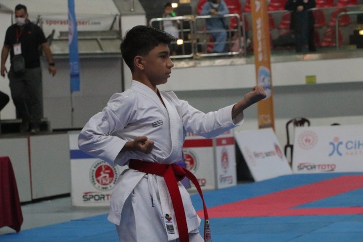 Karate şöleni başladı