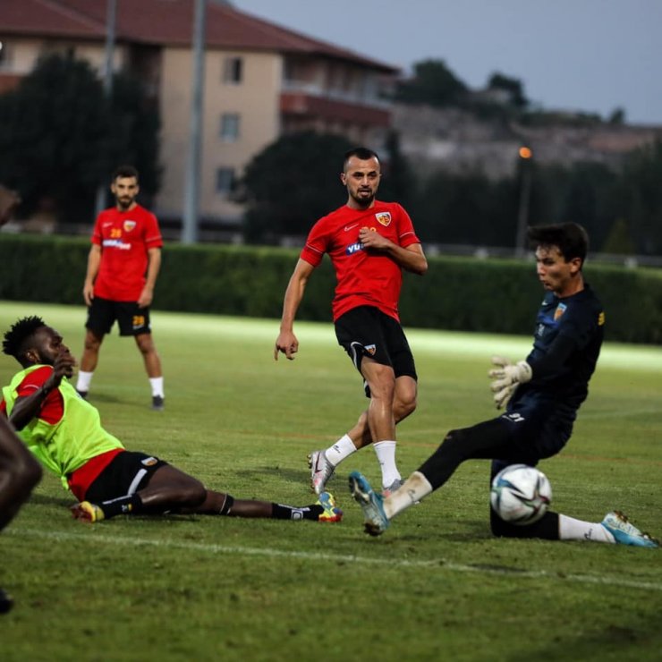 Kayserispor’un Başakşehir maçı kadrosu belli oldu