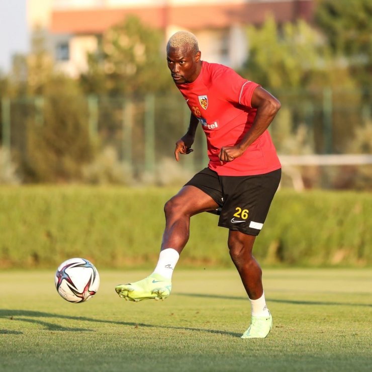 Kayserispor’da Mame Thiam’ın lisansı çıktı