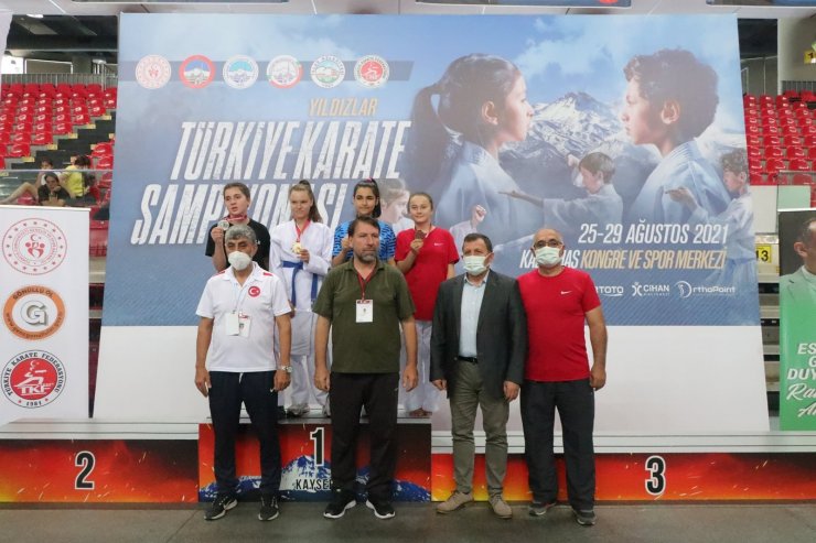 Karate şöleni sona erdi