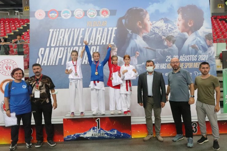 Karate şöleni sona erdi