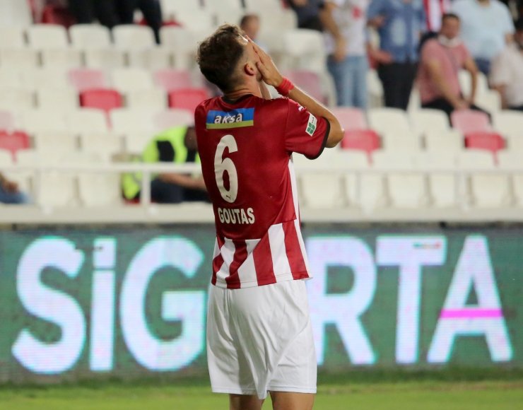 Sivasspor’da Dimitris Goutas golü attı, ağladı!