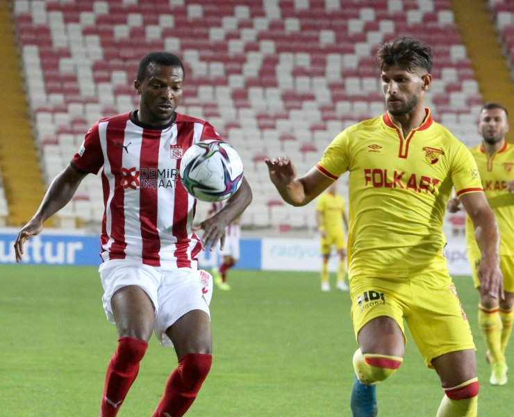 Süper Lig: D.G. Sivasspor: 1 - Göztepe: 0 (İlk yarı)