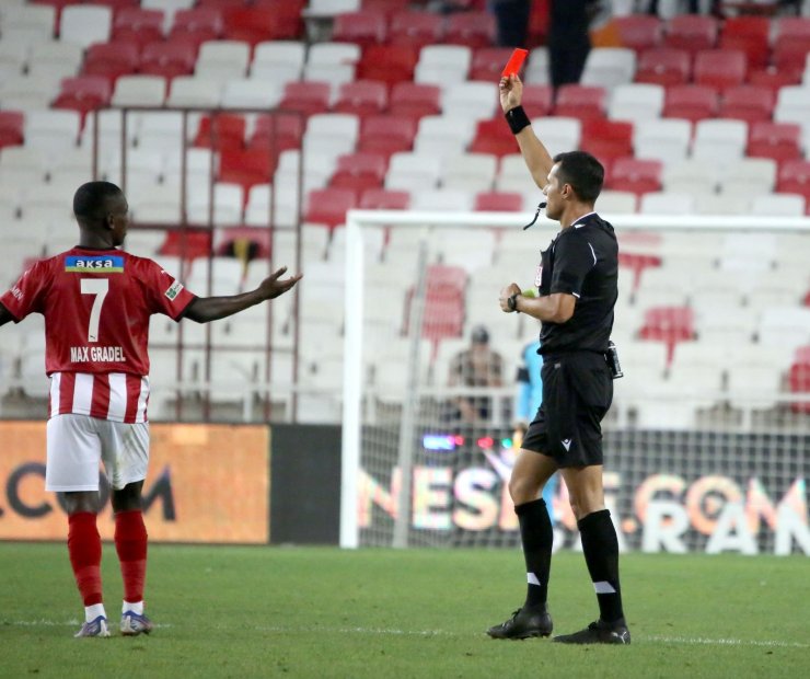 Süper Lig: D.G. Sivasspor: 2 Göztepe: 2 (Maç sonucu)