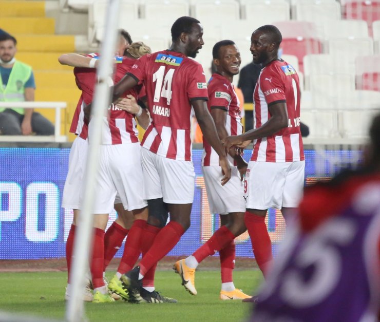 Süper Lig: D.G. Sivasspor: 2 Göztepe: 2 (Maç sonucu)