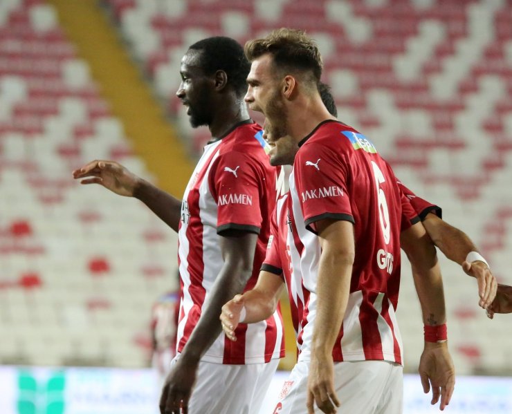 Süper Lig: Sivasspor: 1 - Göztepe: 0 (Maç devam ediyor)