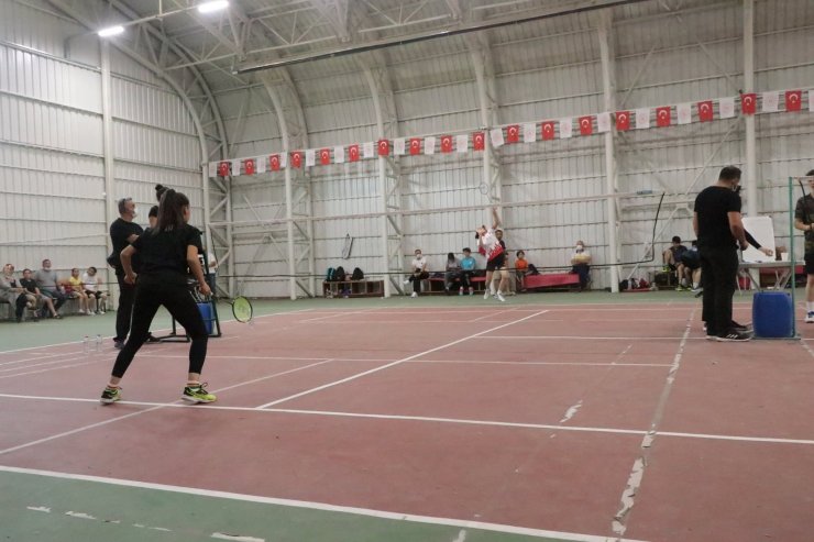 Talas’ta Badminton heyecanı başladı