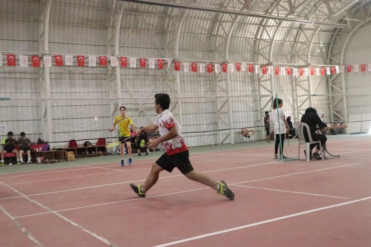 Talas’ta Badminton heyecanı başladı