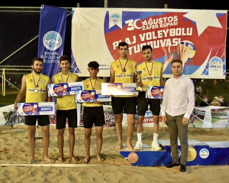 Plaj Voleybol turnuvası sona erdi