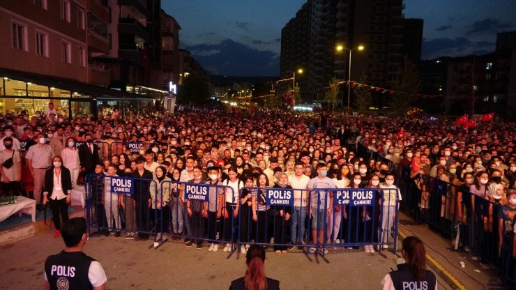 Çankırı’da ’Zafer’ konserine yoğun ilgi