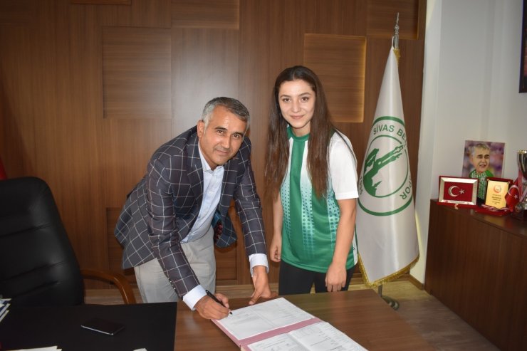 Sivas Belediyespor Hentbol Takımı’nda 4 transfer birden