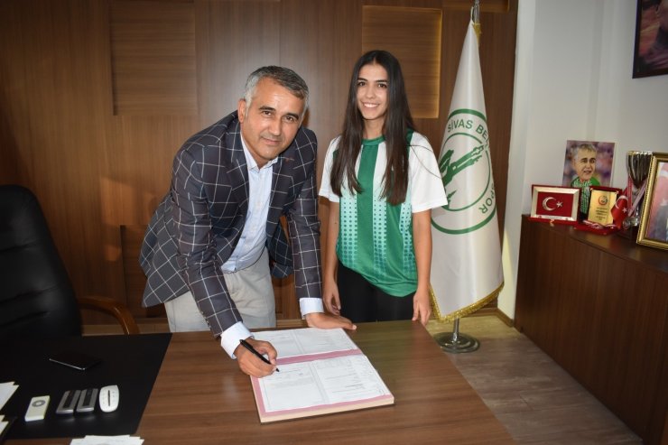 Sivas Belediyespor Hentbol Takımı’nda 4 transfer birden