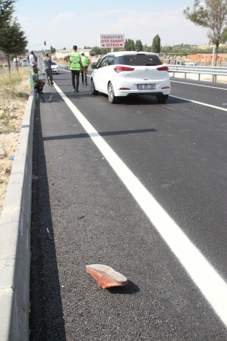 Otomobille çarpışan elektrikli bisikletin sürücüsü hayatını kaybetti