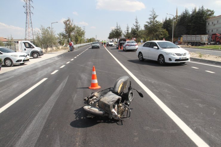 Otomobille çarpışan elektrikli bisikletin sürücüsü hayatını kaybetti