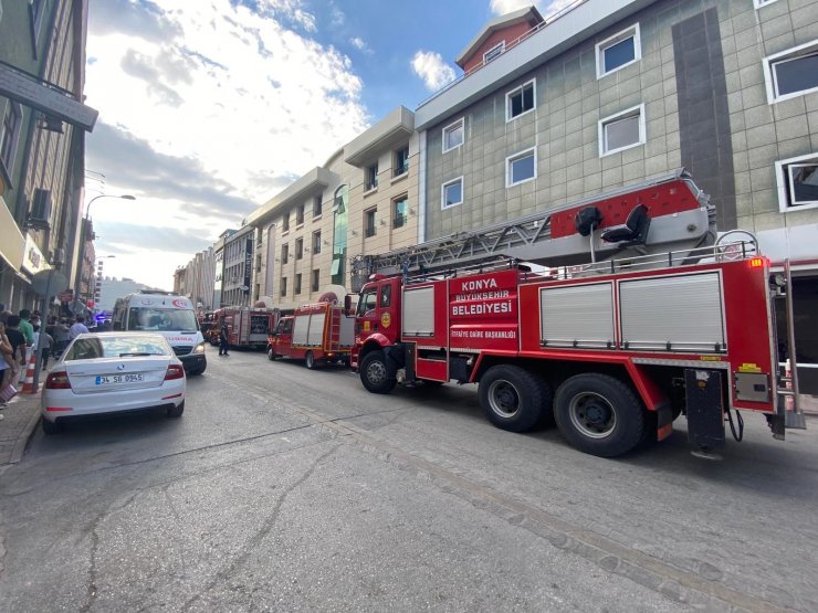 Bakım yaparken çıkan yangında asansörde sıkışan 2 kişi hayatını kaybetti