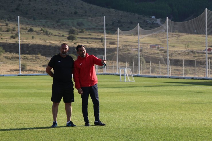 Ağrı Spor Teknik Heyetinden Hacılar Stadyumu’na övgü