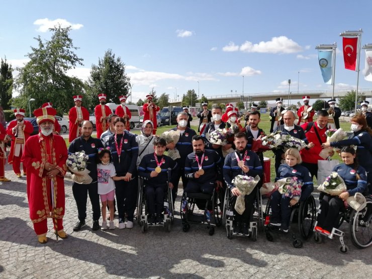 Tokyo 2020 Paralimpik Oyunları’ndan madalyayla dönen millilere coşkulu karşılama