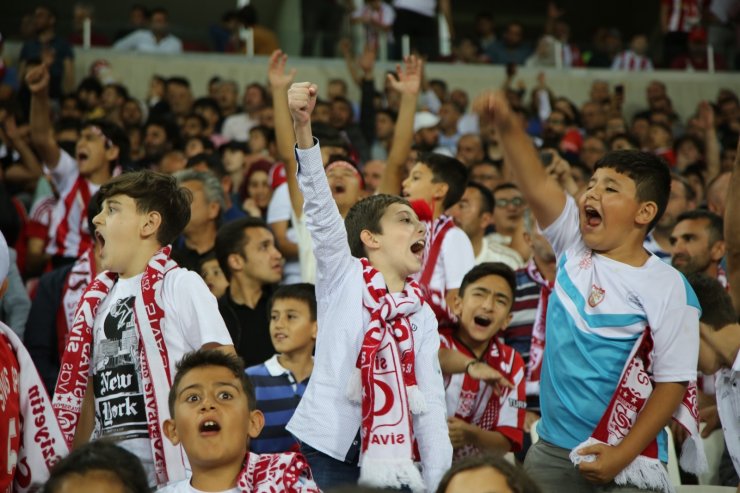 Sivas Valiliği’nden PFDK’nin Sivasspor’a verdiği ceza kararına tepki!