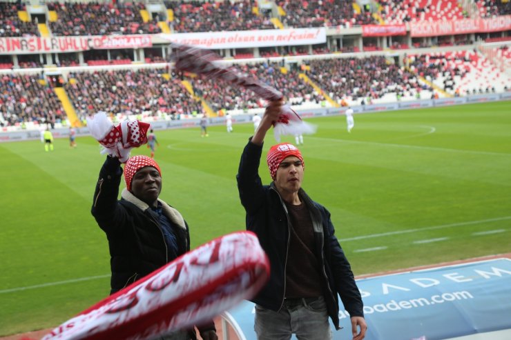 Sivas Valiliği’nden PFDK’nin Sivasspor’a verdiği ceza kararına tepki!