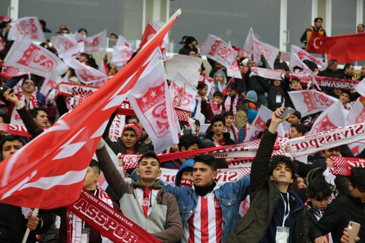 Sivas Valiliği’nden PFDK’nin Sivasspor’a verdiği ceza kararına tepki!