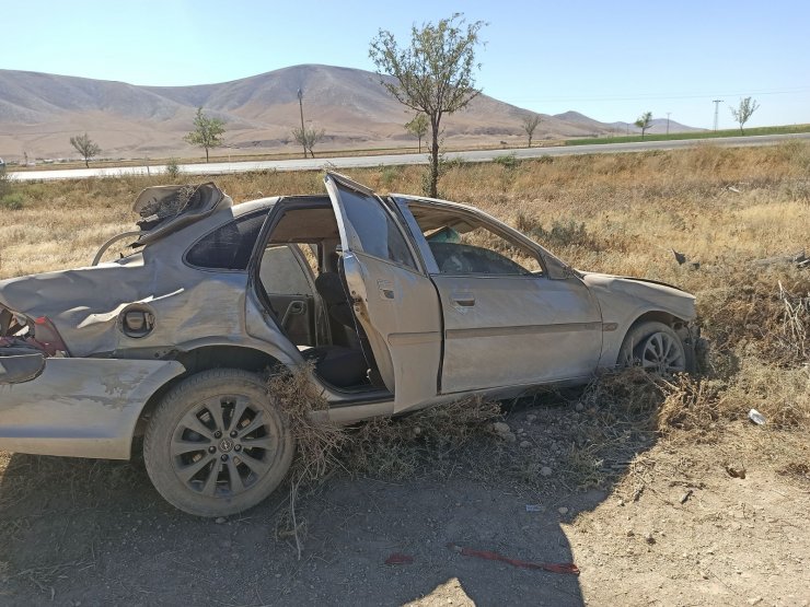 Aracın hurdaya döndüğü kazada emniyet kemeri hayat kurtardı