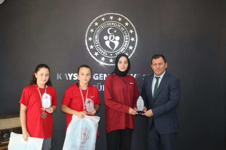 Şampiyon karate sporcularından Ali İhsan Kabakcı’ya ziyaret