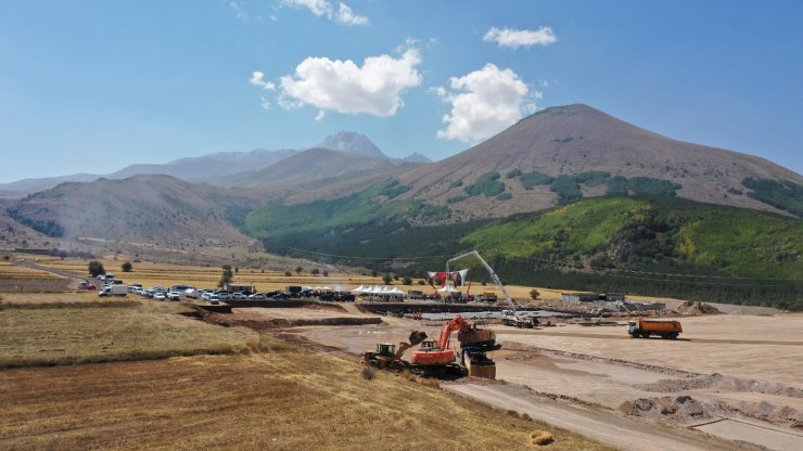 Erciyes’e 75 milyon TL’lik Yüksek İrtifa Kamp Merkezi