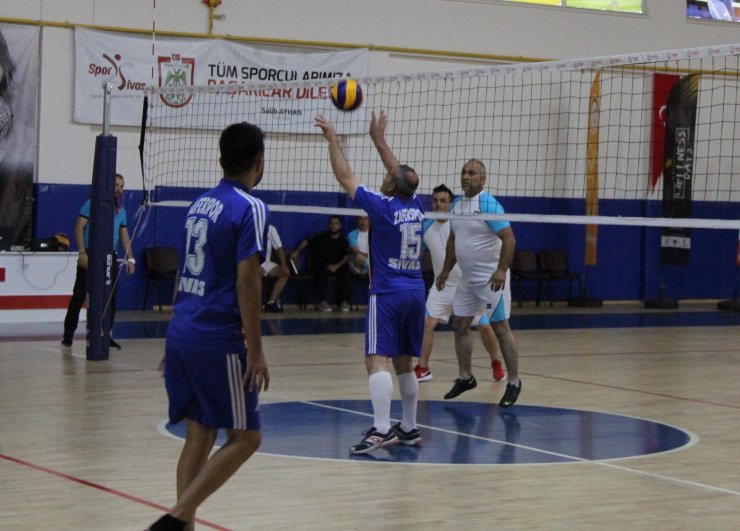 Sivas’ta kurumlar arası voleybol turnuvası başladı