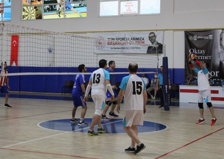 Sivas’ta kurumlar arası voleybol turnuvası başladı