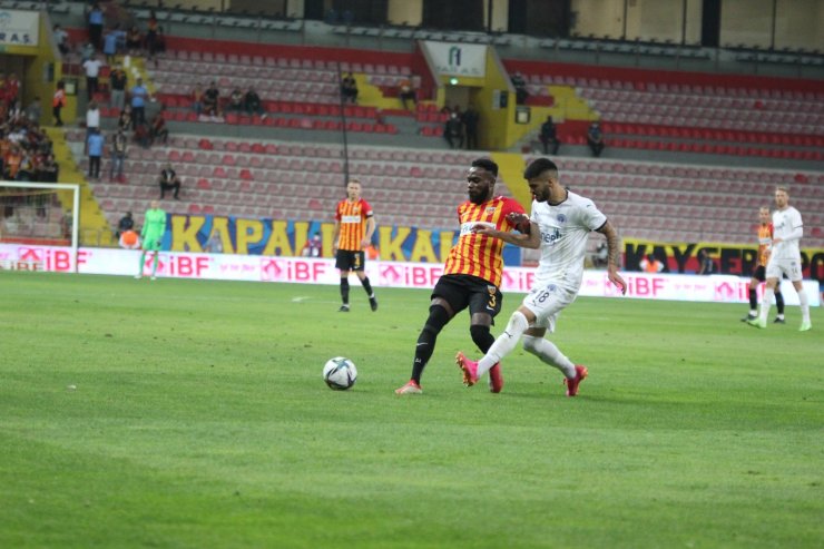 Süper Lig: Kayserispor: 1 - Kasımpaşa: 0 (İlk yarı)