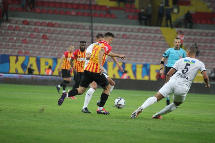 Süper Lig: Kayserispor: 0 - Kasımpaşa: 0 (Maç devam ediyor)