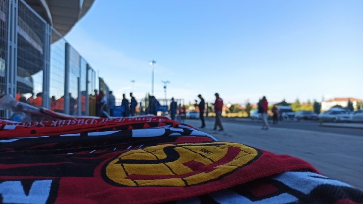 Eskişehirspor taraftarından maça yoğun ilgi