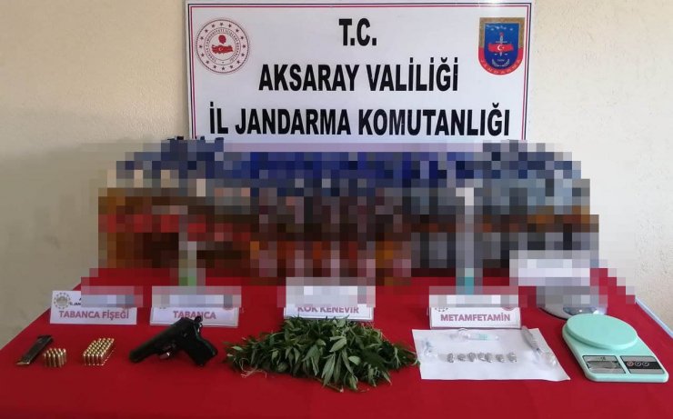 Markette uyuşturucu ve sahte alkol satan kardeşlere suçüstü