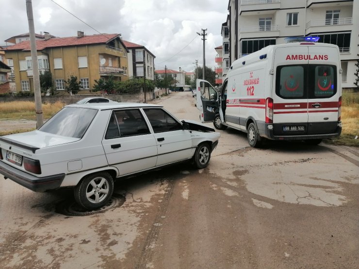 Aksaray’da iki otomobil çarpıştı: 2 yaralı