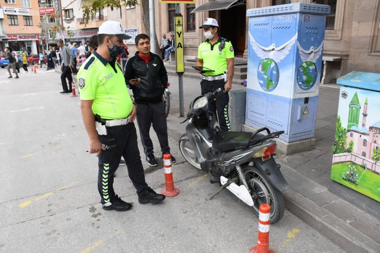 Aksaray’da halk otobüsleri ve motosikletler denetleniyor