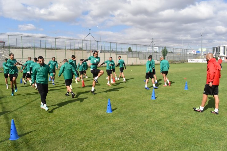 Sivas Belediyespor’da Maraş mesaisi sürüyor